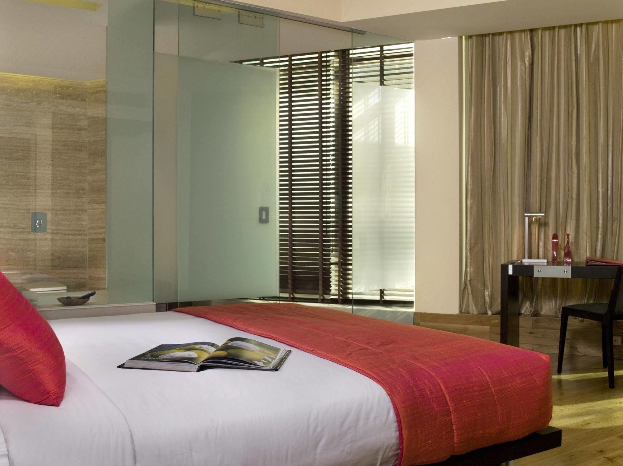 Galaxy Hotel & Spa Gurgaon Dış mekan fotoğraf