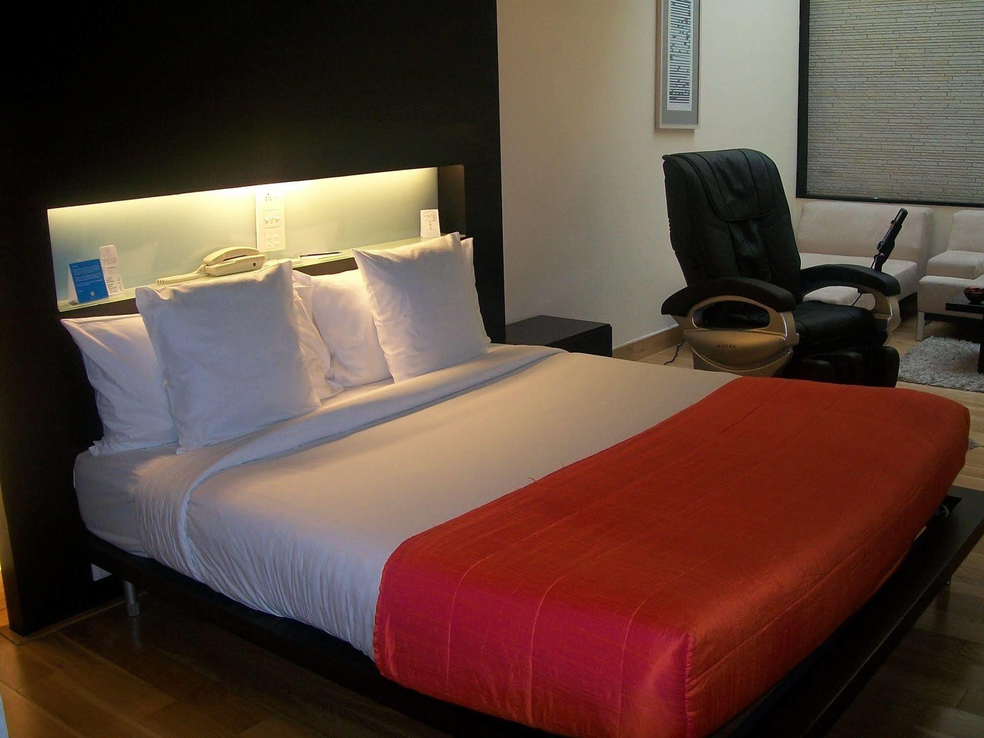 Galaxy Hotel & Spa Gurgaon Dış mekan fotoğraf